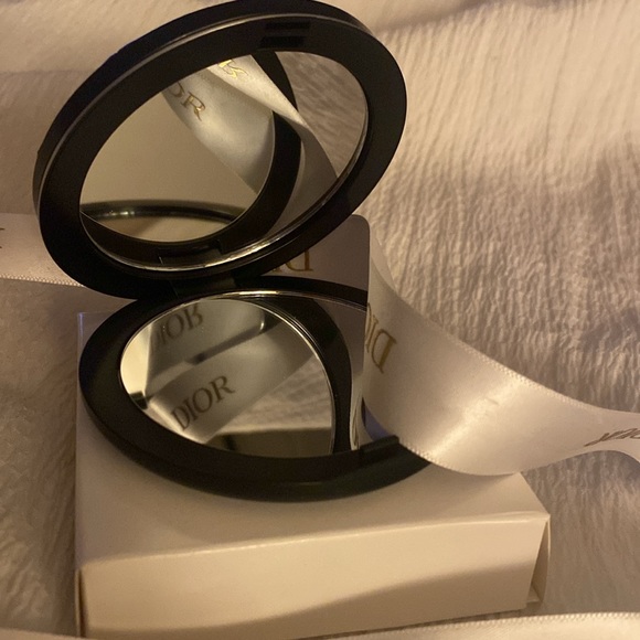 Dior Compact Mirror - Picture 3 of 5